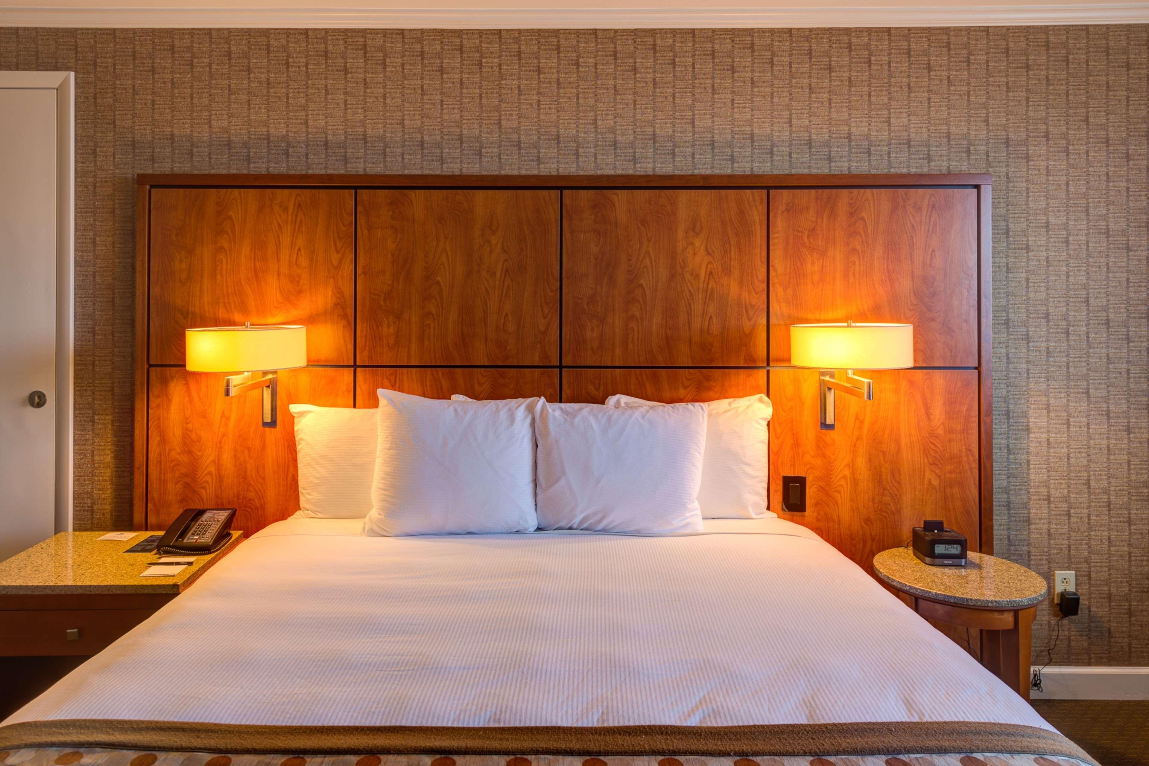 Doubletree By Hilton Akron Феърлоун Екстериор снимка