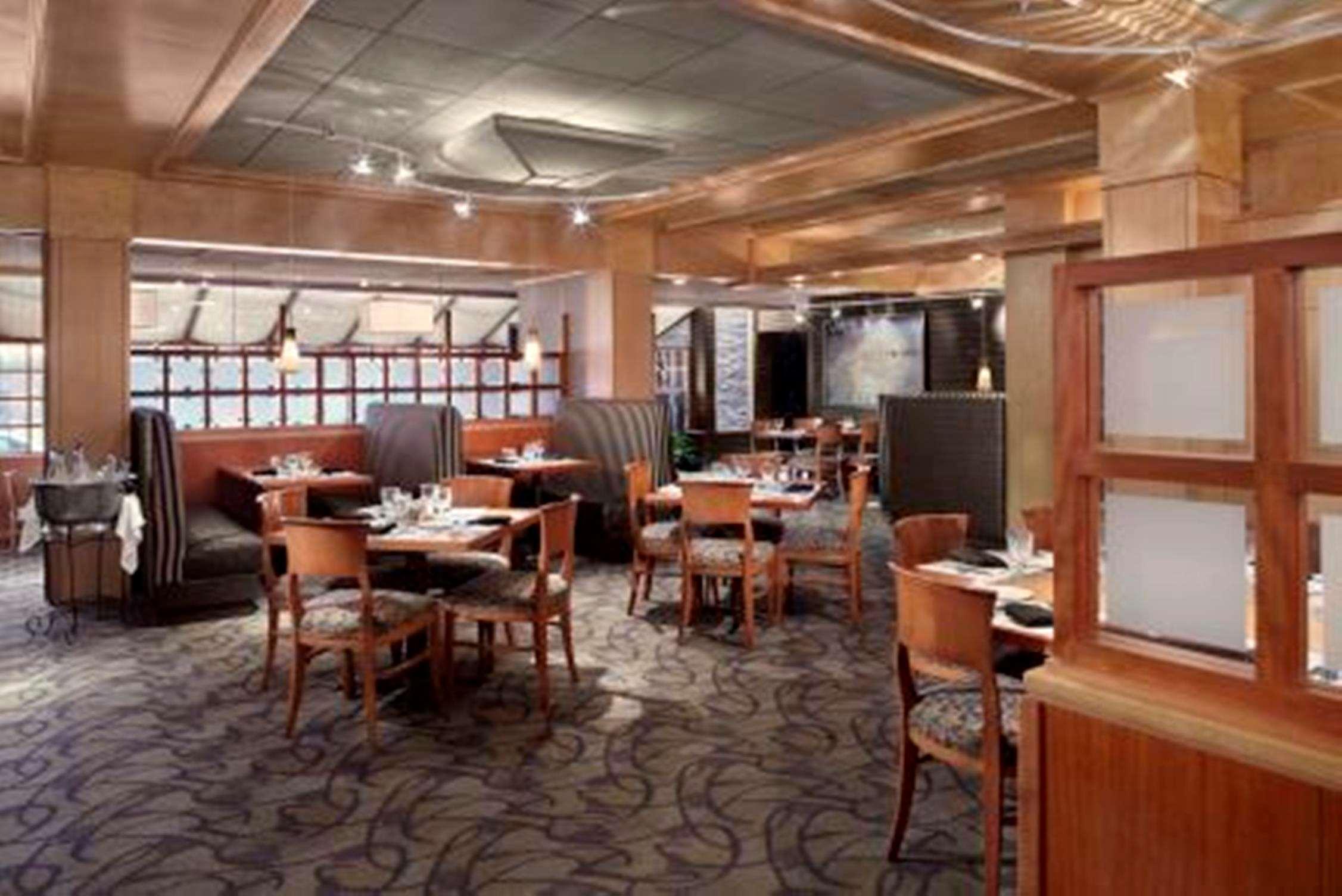 Doubletree By Hilton Akron Феърлоун Екстериор снимка