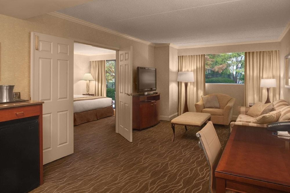 Doubletree By Hilton Akron Феърлоун Екстериор снимка