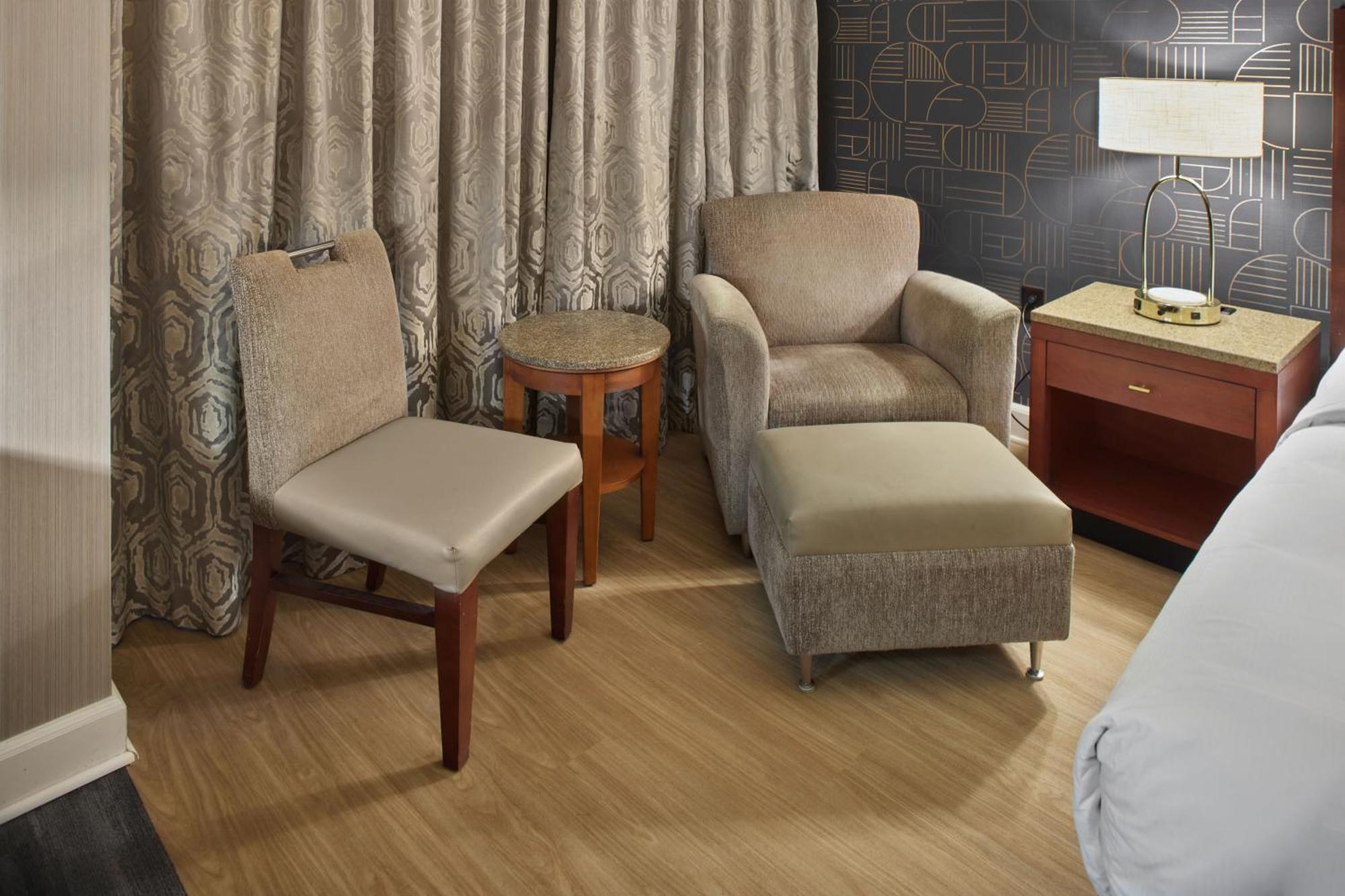Doubletree By Hilton Akron Феърлоун Екстериор снимка