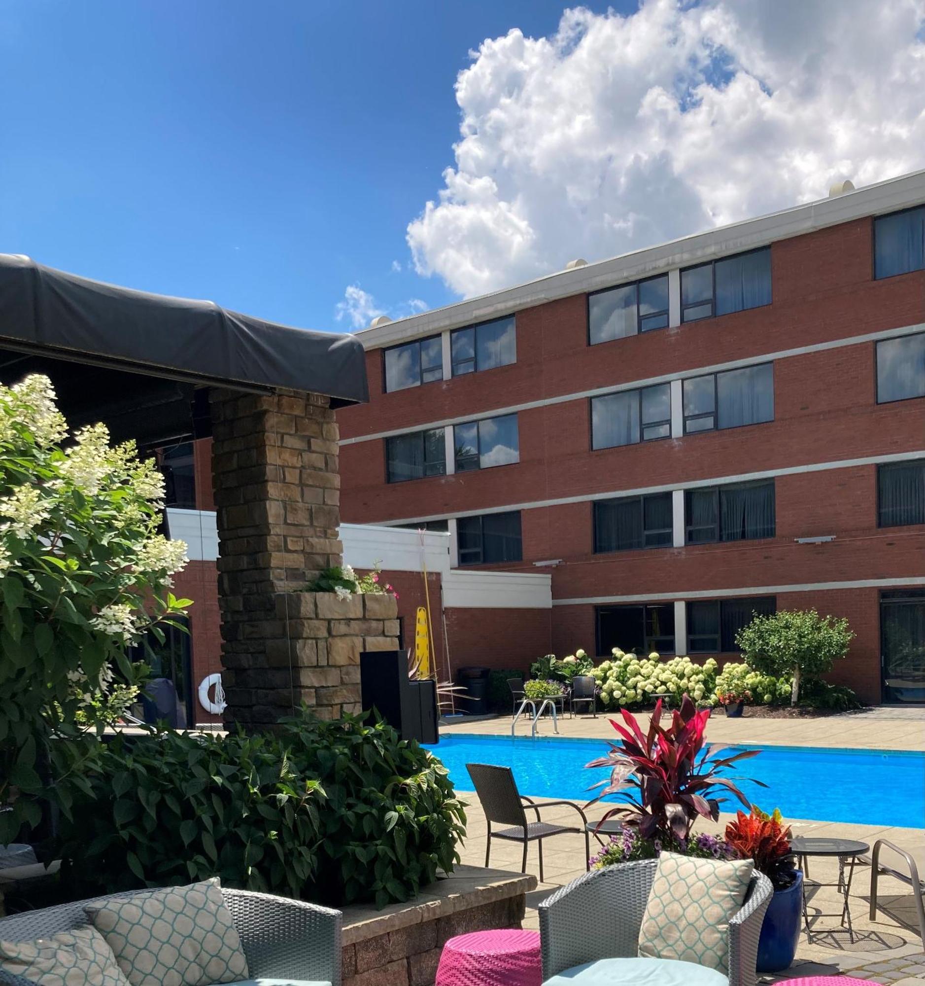 Doubletree By Hilton Akron Феърлоун Екстериор снимка