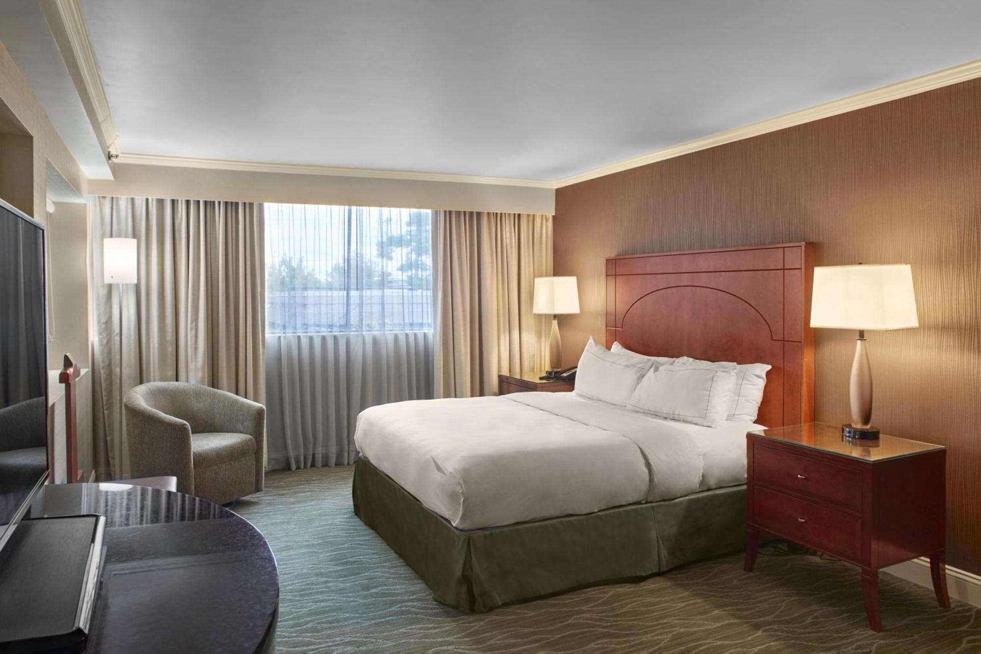 Doubletree By Hilton Akron Феърлоун Екстериор снимка