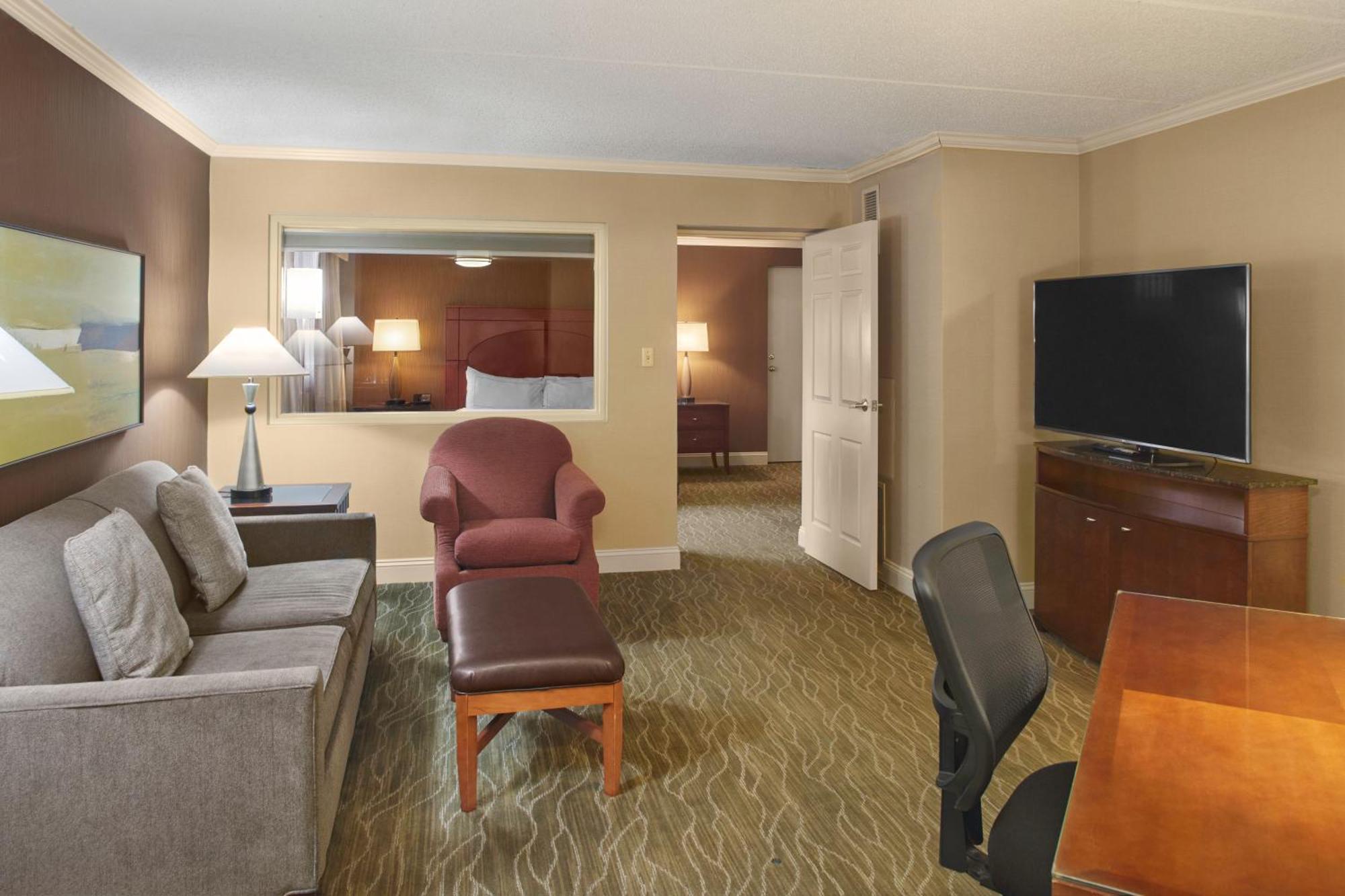 Doubletree By Hilton Akron Феърлоун Екстериор снимка