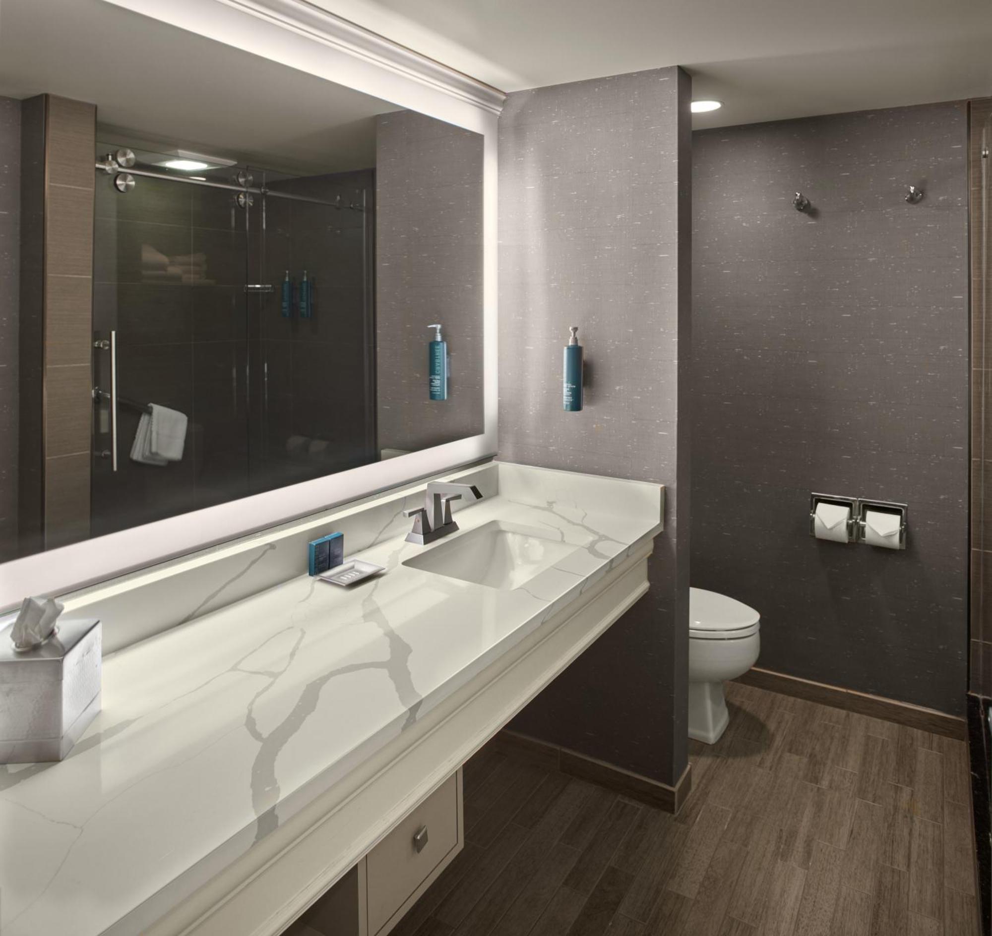 Doubletree By Hilton Akron Феърлоун Екстериор снимка