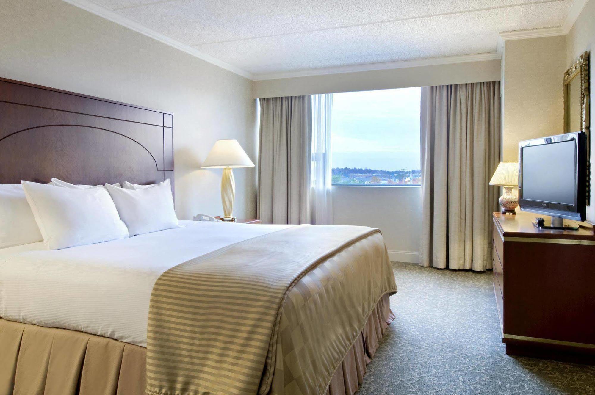Doubletree By Hilton Akron Феърлоун Стая снимка